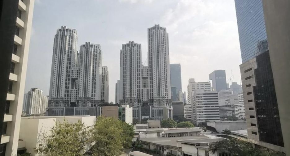 For sale 1 bed condo in Huai Khwang, Bangkok