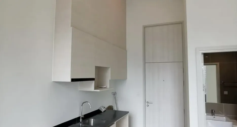 For sale 1 bed condo in Huai Khwang, Bangkok