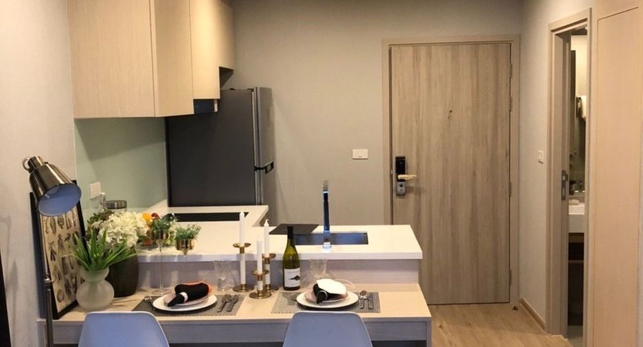For rent 2 bedrooms condo in Watthana, Bangkok