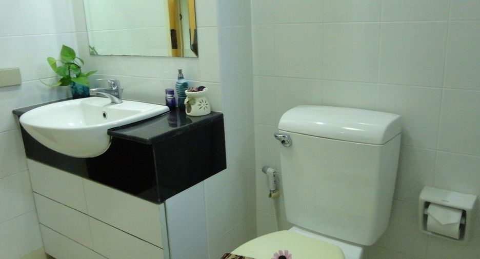For rent 2 bedrooms apartment in Khlong Toei, Bangkok