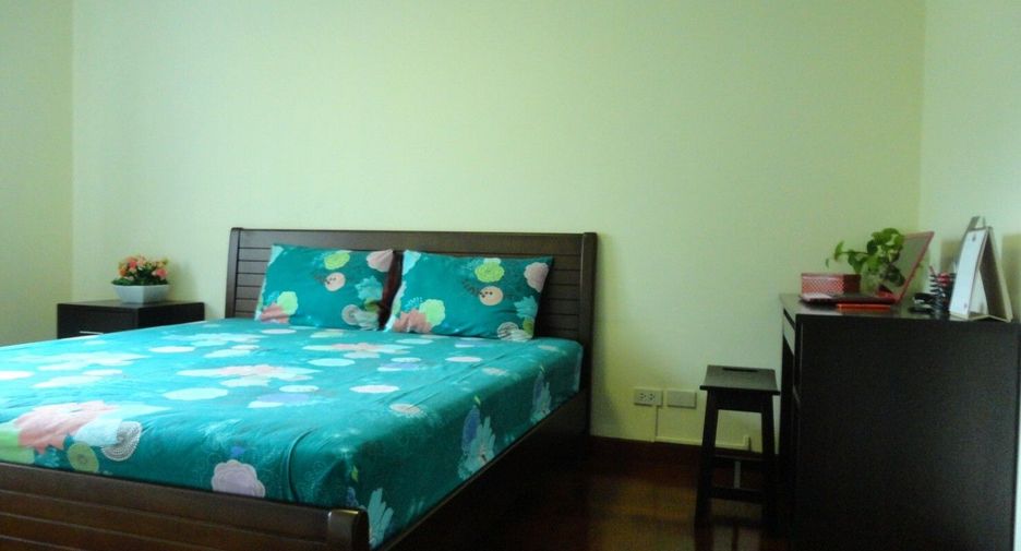 For rent 2 bedrooms apartment in Khlong Toei, Bangkok