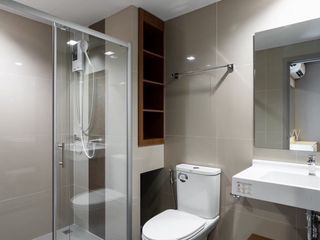 Продажа 1 кровать кондо в Пхра Кханонг, Бангкок