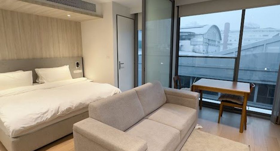 For rent 1 bed condo in Watthana, Bangkok