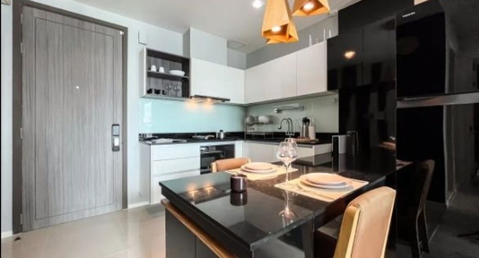 For rent 2 bedrooms condo in Huai Khwang, Bangkok