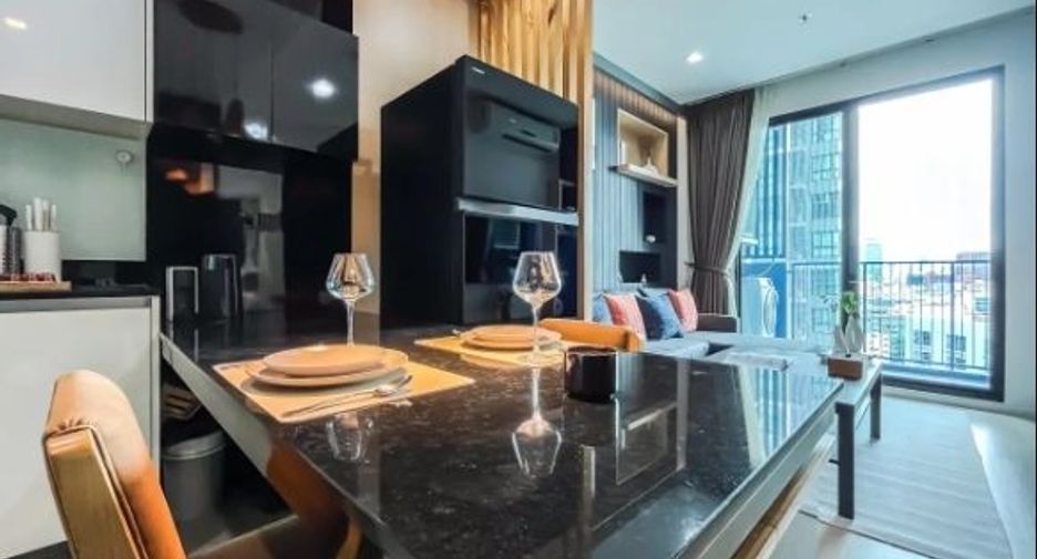 For rent 2 bedrooms condo in Huai Khwang, Bangkok