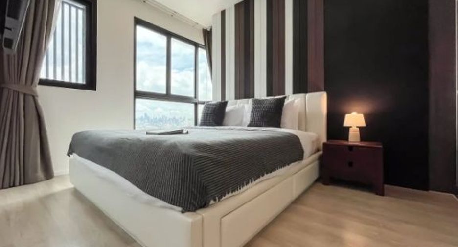 For rent 2 bedrooms condo in Huai Khwang, Bangkok