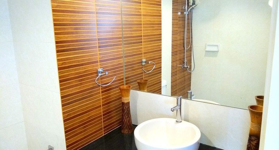For sale 1 bed condo in Huai Khwang, Bangkok