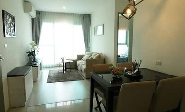 À louer 2 chambres condo à Huai Khwang, Bangkok