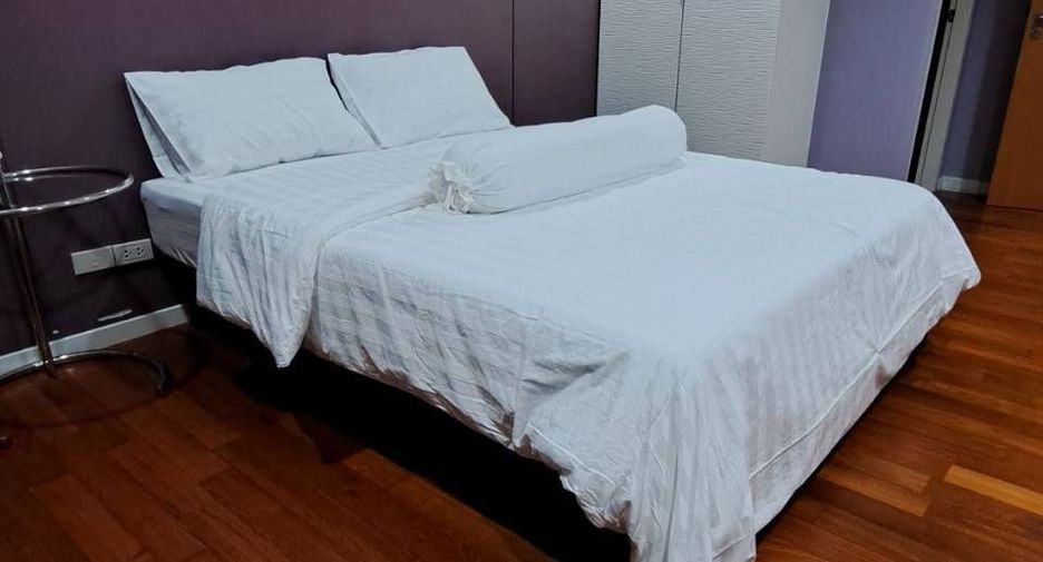 For rent 3 bedrooms condo in Sathon, Bangkok