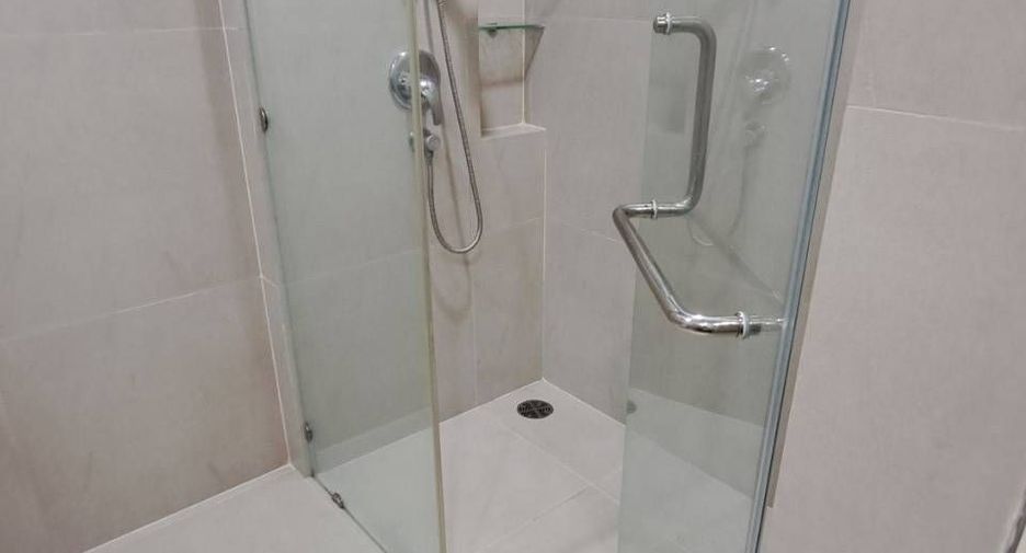 For rent 3 bedrooms condo in Sathon, Bangkok