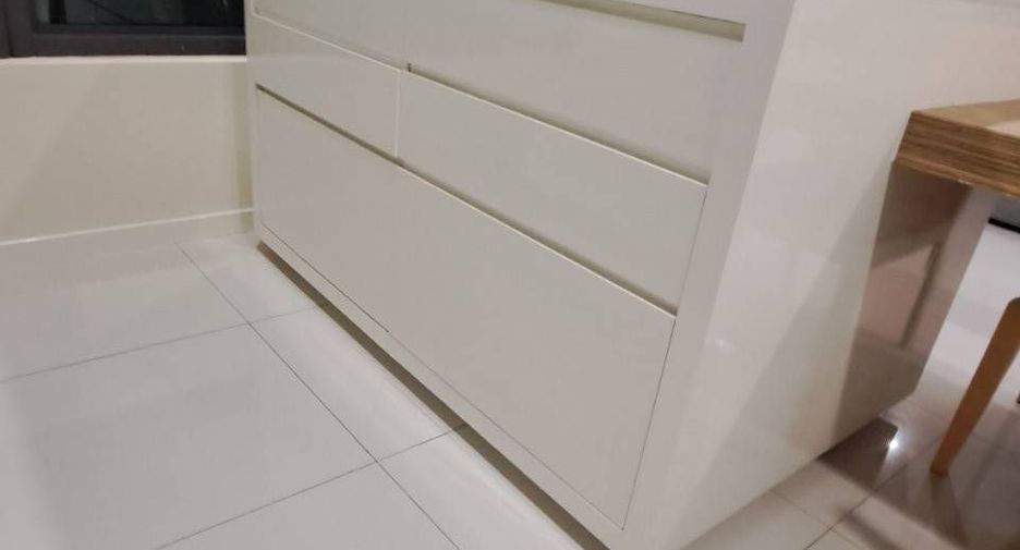For rent 3 bedrooms condo in Sathon, Bangkok