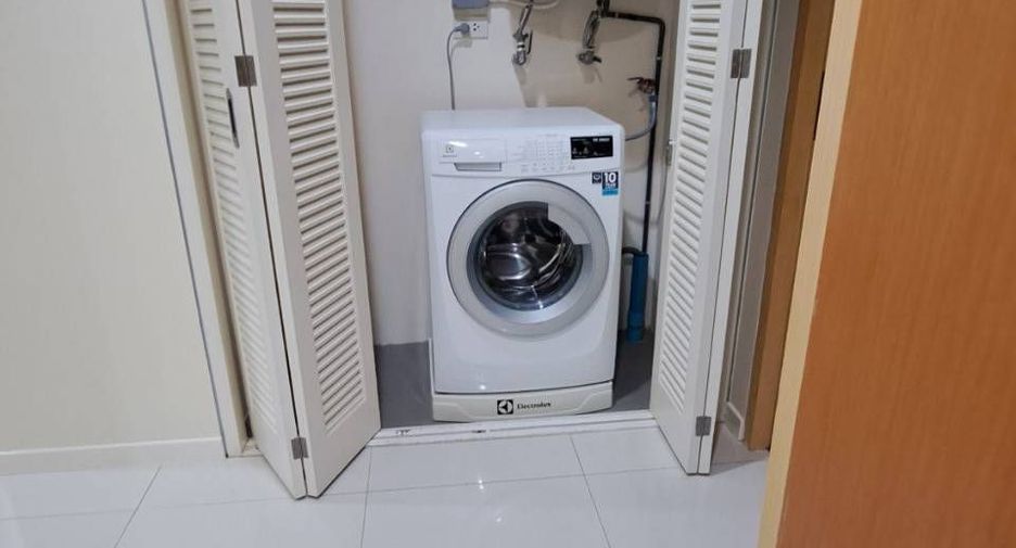 For rent 3 bedrooms condo in Sathon, Bangkok