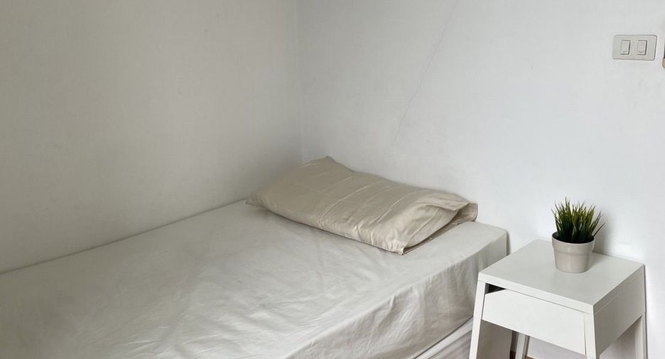 For rent 1 bed condo in Phra Khanong, Bangkok