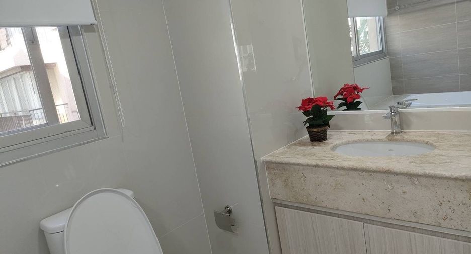 For rent 3 bedrooms condo in Watthana, Bangkok