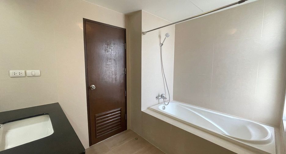 Apartment zur Miete mit 2 Zimmer in Khlong Toei, Bangkok