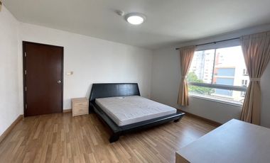 For rent 2 bedrooms apartment in Khlong Toei, Bangkok