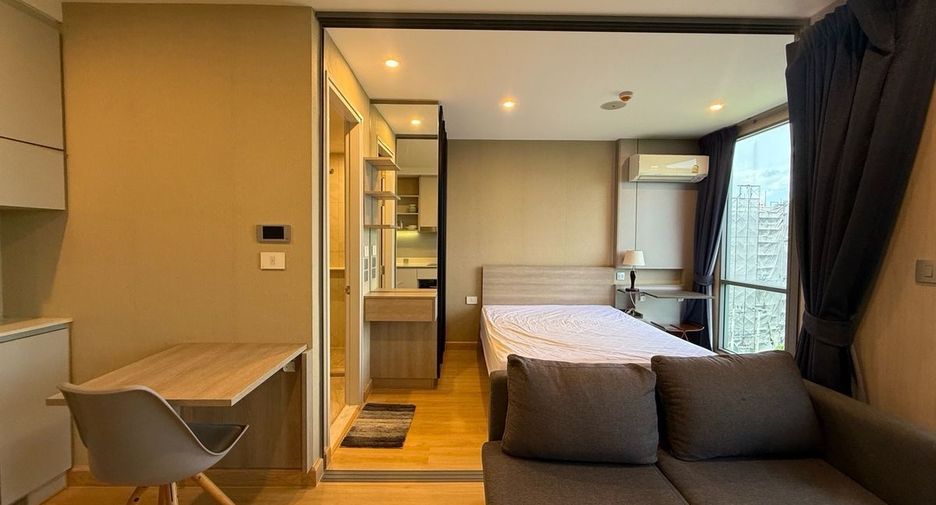 Condo en alquiler de 1 habitaciones en Phra Khanong, Bangkok