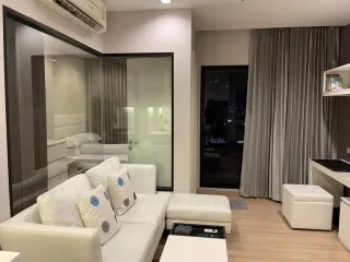 Condo en alquiler de 1 habitaciones en Khlong San, Bangkok