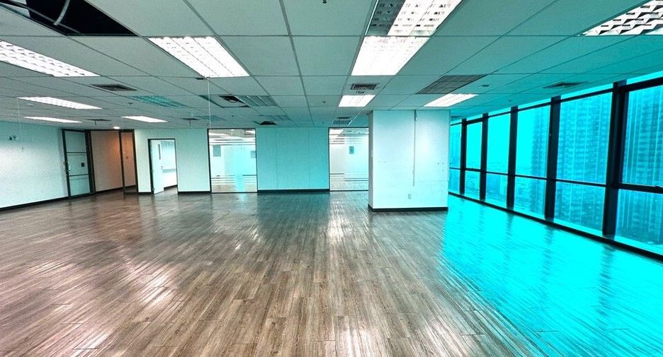 Büro zur Miete in Huai Khwang, Bangkok