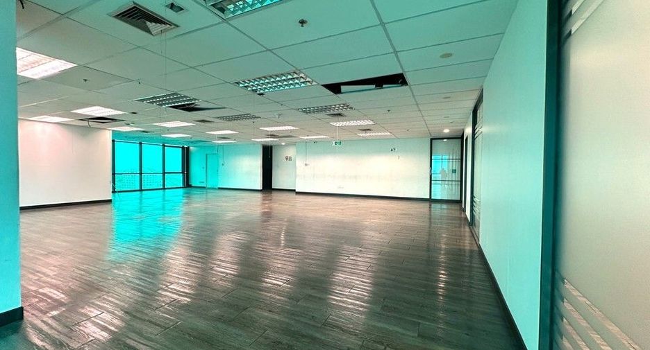 Büro zur Miete in Huai Khwang, Bangkok
