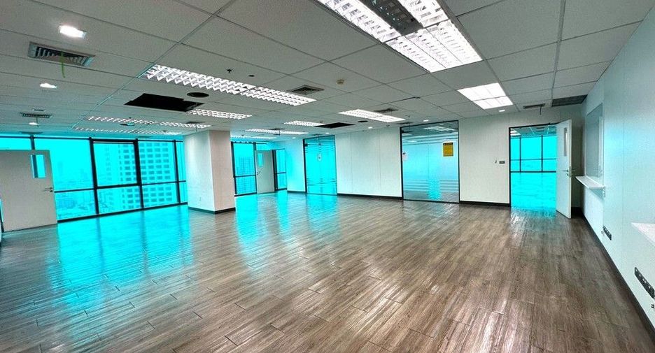 Büro zur Miete in Huai Khwang, Bangkok