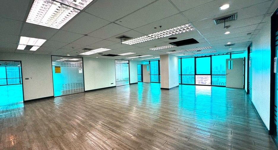 Büro zur Miete in Huai Khwang, Bangkok