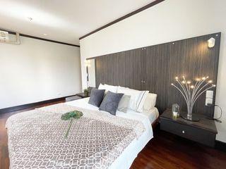 For rent 2 bedrooms apartment in Watthana, Bangkok