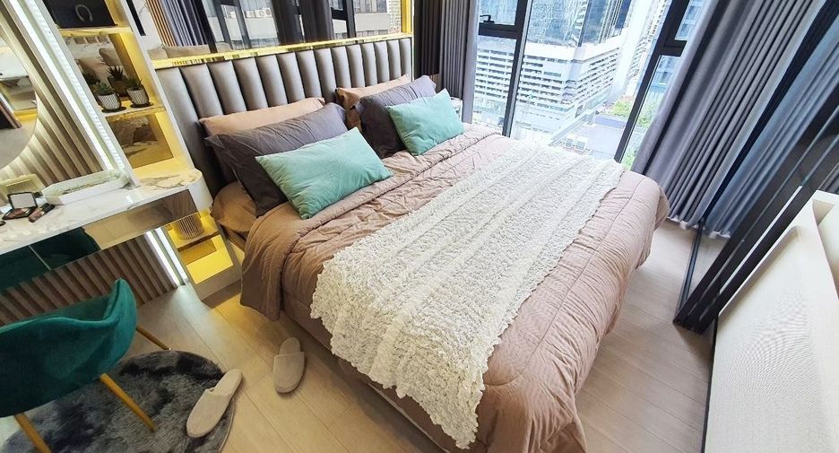 For rent 1 bed condo in Huai Khwang, Bangkok