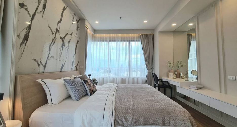 For rent 2 bedrooms condo in Khlong Toei, Bangkok