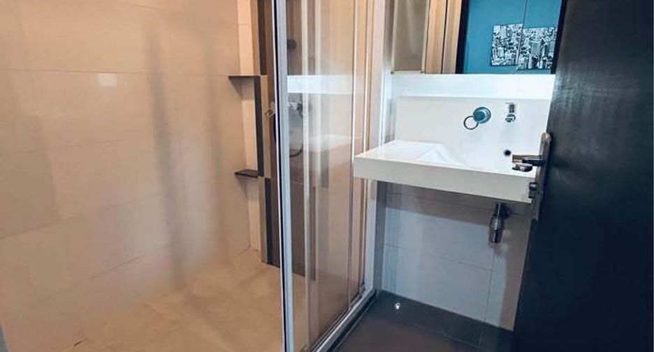 Wohnung zur Miete mit 1 Zimmer in Huai Khwang, Bangkok