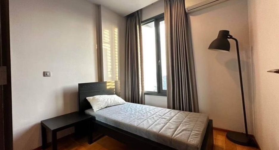 For sale 2 bedrooms condo in Khlong Toei, Bangkok