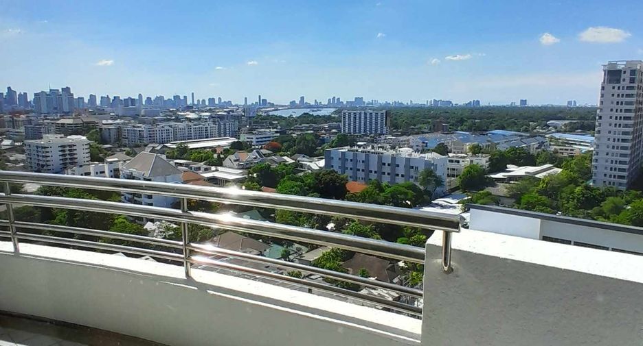 For rent 3 bedrooms condo in Yan Nawa, Bangkok