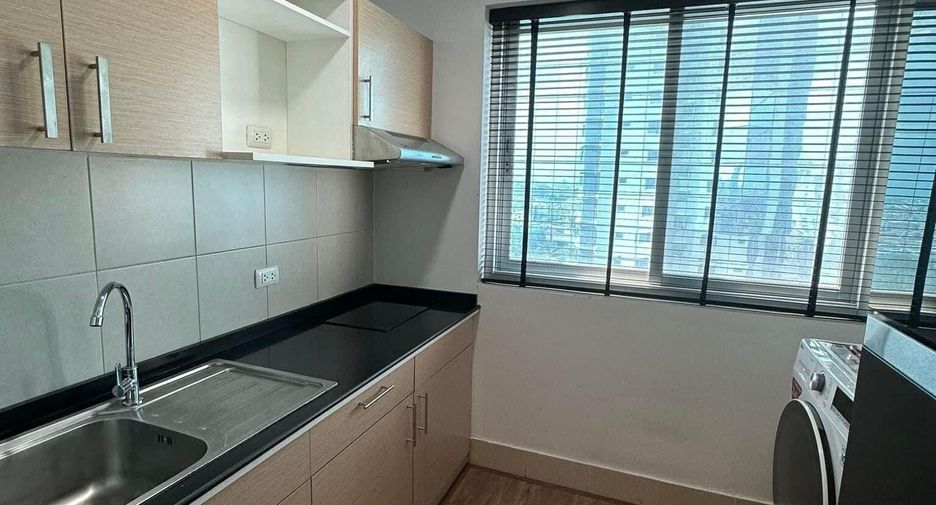 For sale 2 bedrooms condo in Watthana, Bangkok