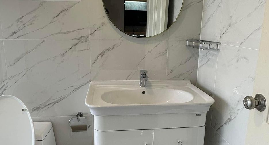 For sale 2 bedrooms condo in Watthana, Bangkok