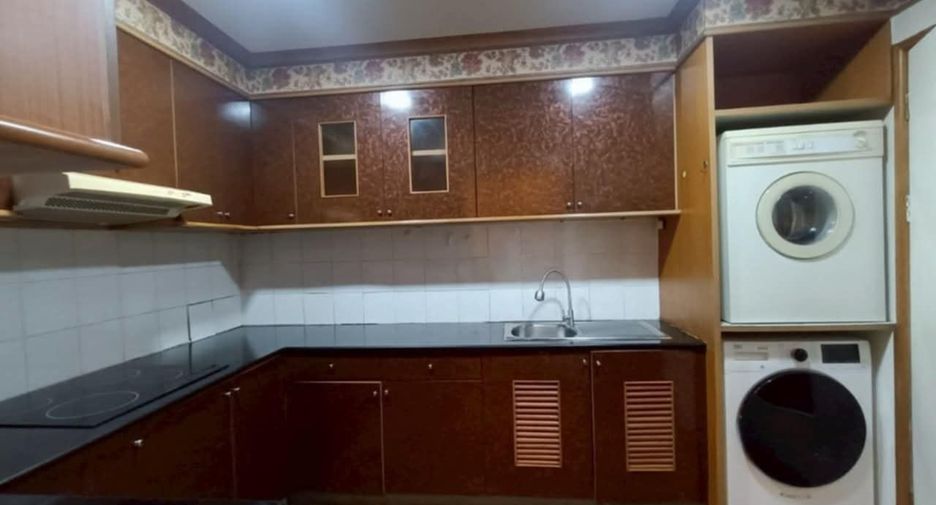 For rent 3 bedrooms condo in Watthana, Bangkok