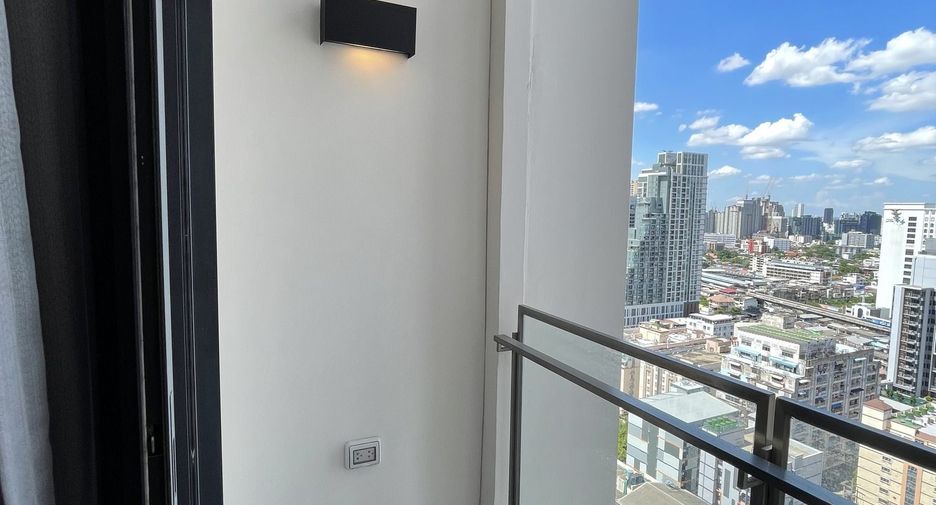 For sale 1 bed condo in Phaya Thai, Bangkok