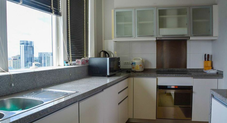 À louer 3 chambres condo à Khlong Toei, Bangkok