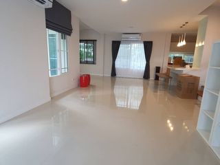 For rent 3 ベッドルーム house in Bang Kapi, Bangkok