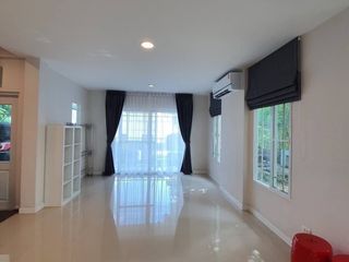 For rent 3 ベッドルーム house in Bang Kapi, Bangkok