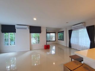 For rent 3 ベッドルーム house in Bang Kapi, Bangkok