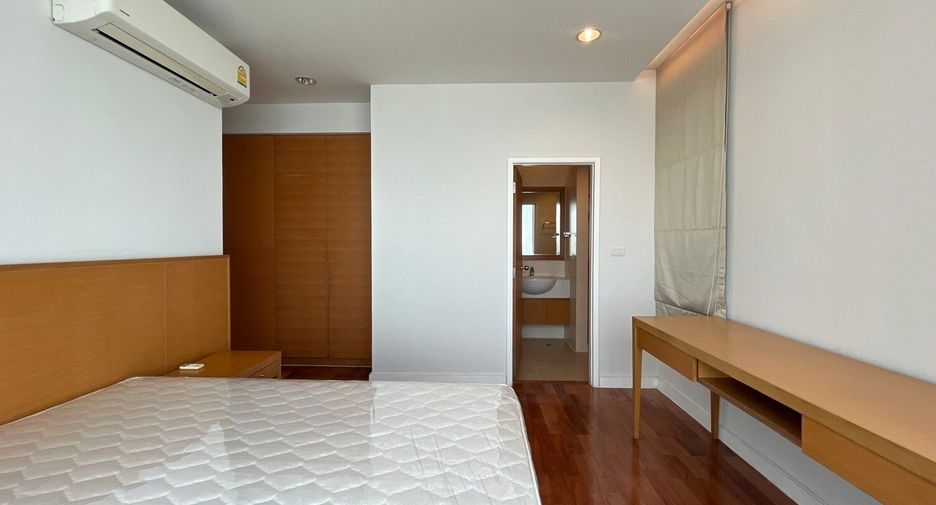 À louer 3 chambres condo à Watthana, Bangkok