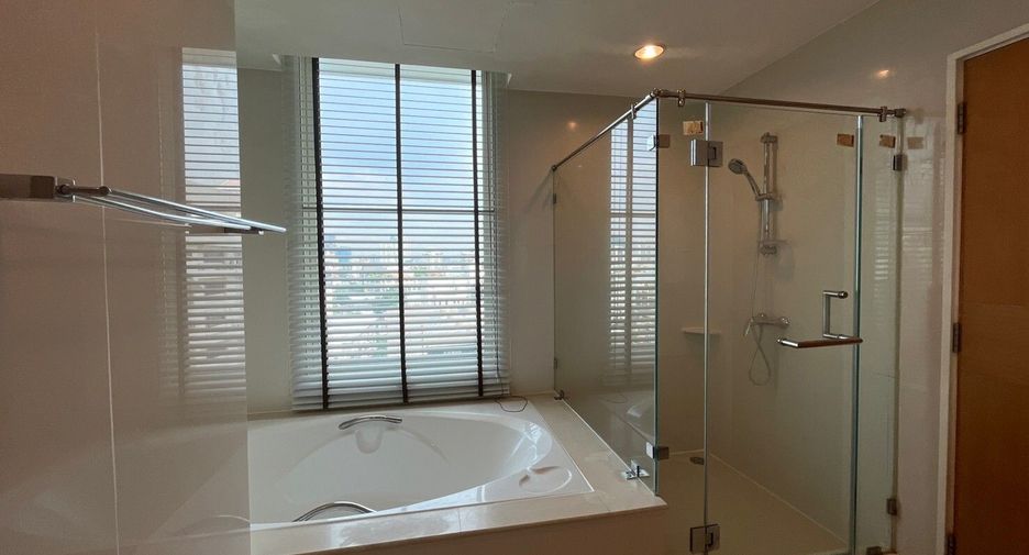 À louer 3 chambres condo à Watthana, Bangkok