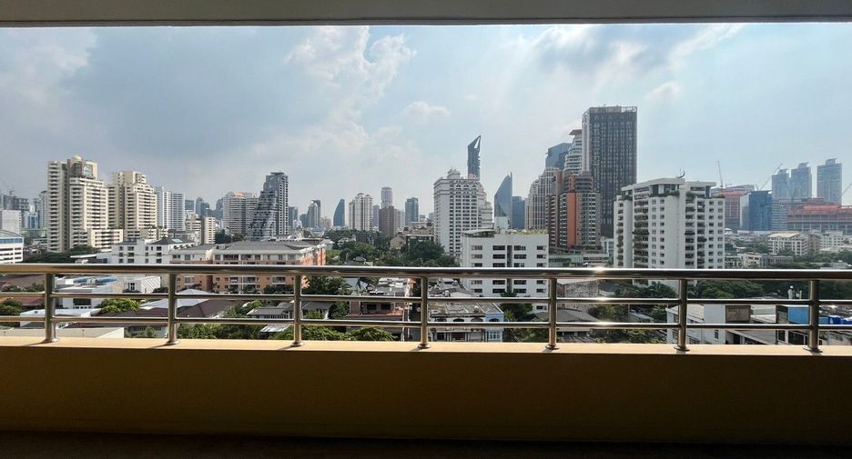 À louer 3 chambres condo à Watthana, Bangkok