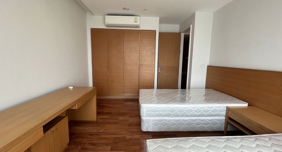 À louer 3 chambres condo à Watthana, Bangkok