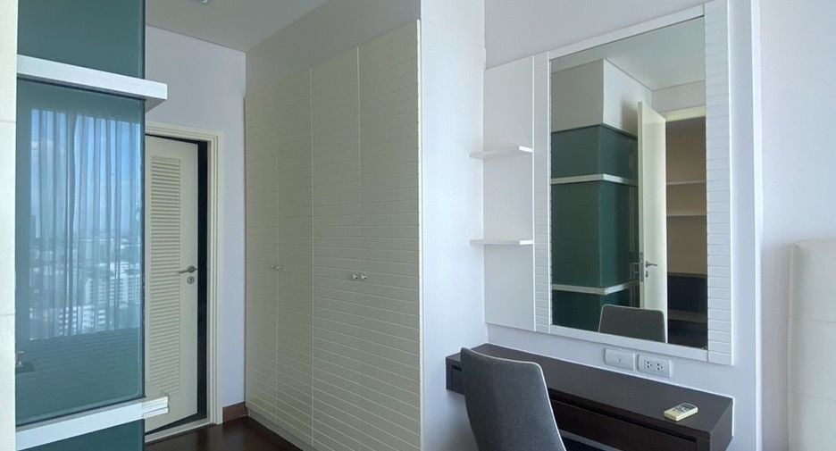 For rent 2 ベッドルーム condo in Watthana, Bangkok