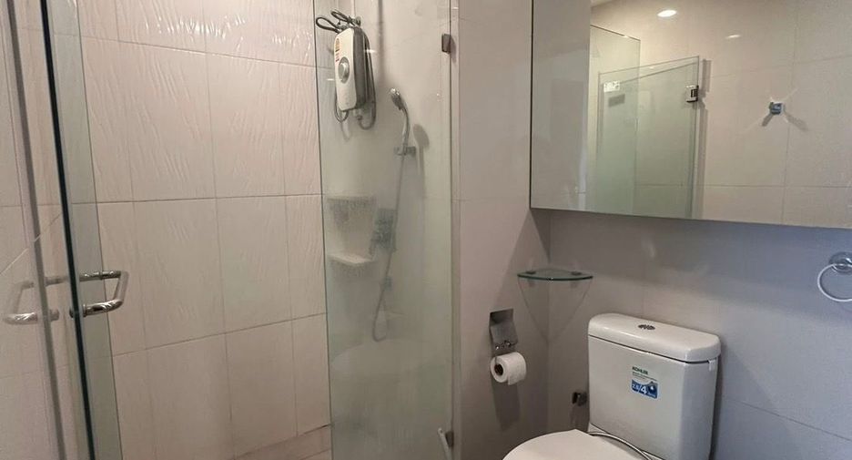 For rent 1 bed condo in Huai Khwang, Bangkok