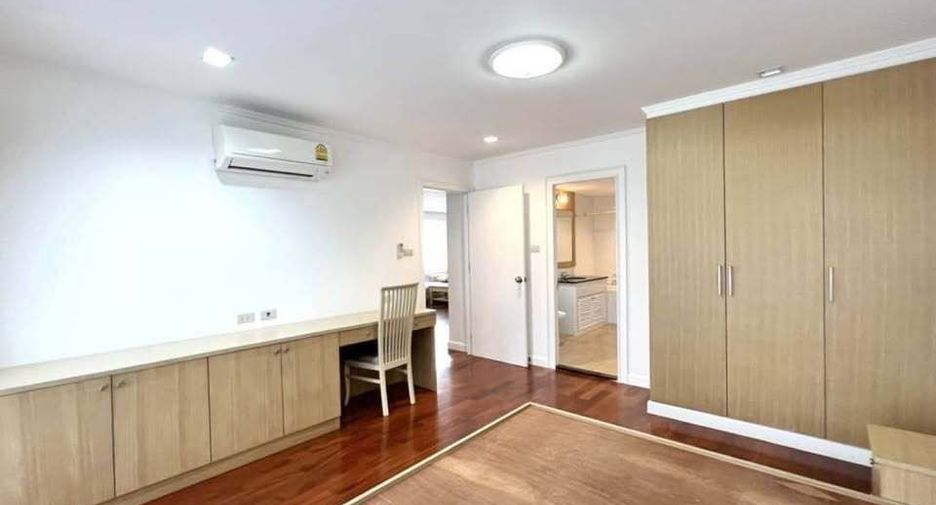 À louer 3 chambres condo à Khlong Toei, Bangkok