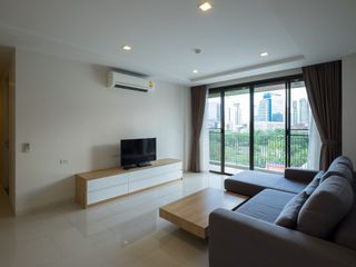 For rent 2 bedrooms apartment in Khlong Toei, Bangkok