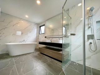 For rent 6 ベッドルーム house in Bang Phli, Samut Prakan