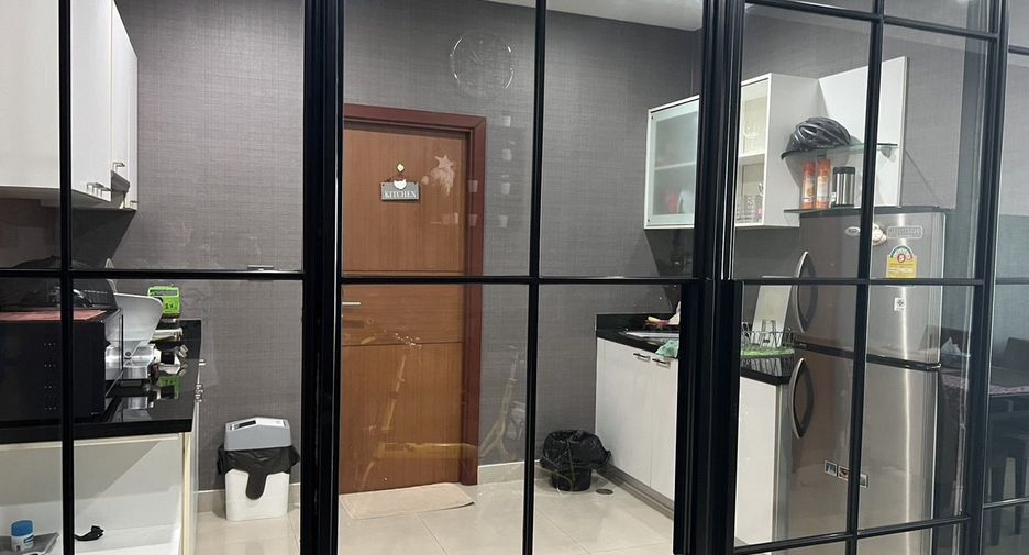 For rent 1 bed condo in Yan Nawa, Bangkok
